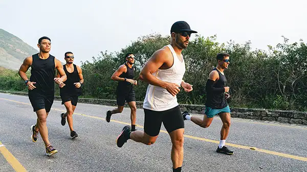 men running as part of their addiction treatment in orange county CA